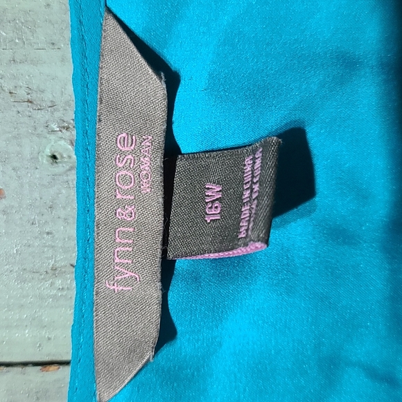 Fynn & Rose fuffle front dress - Picture 8 of 11